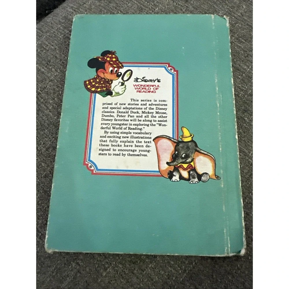 Chip and Dale's New Home (Disney's Wonderful World of Reading)